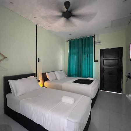 Ar Homestay & Roomestay Merlimau Exterior foto